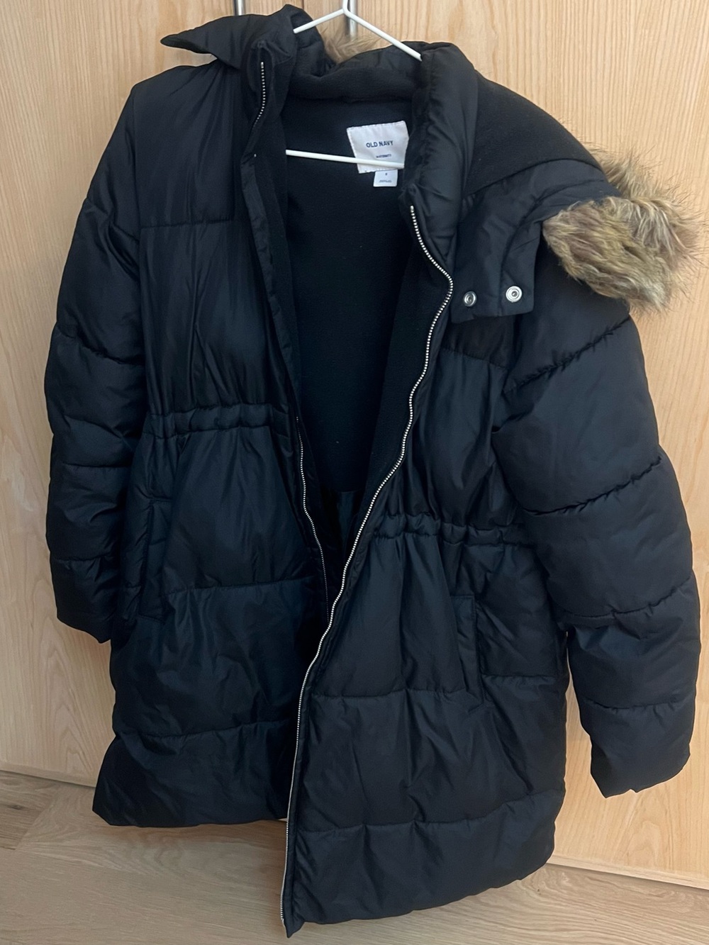 Old Navy maternity Women's Black Puffer Coat with Faux Fur Trim